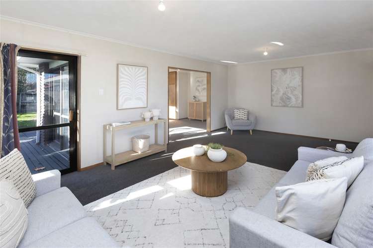 11 Oakley Crescent Hornby_1