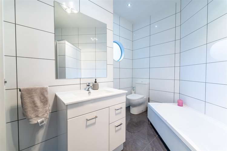 1/113 Orbell Street Glenwood_9