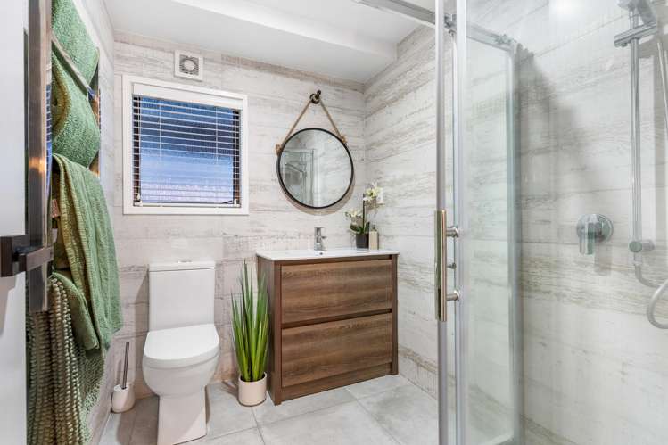 2/33 Parr Terrace Castor Bay_11