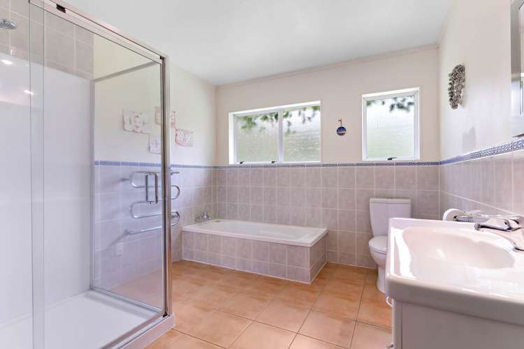 109a Glengarry Road Glen Eden_13