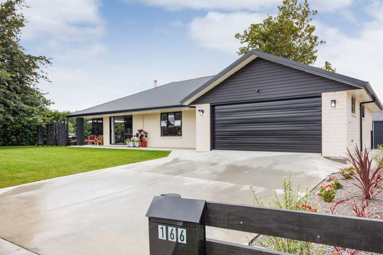 166 Pharazyn Street Feilding_0