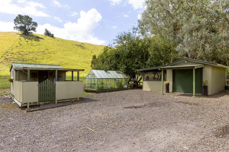 312 Whangamata Road Kinloch_27