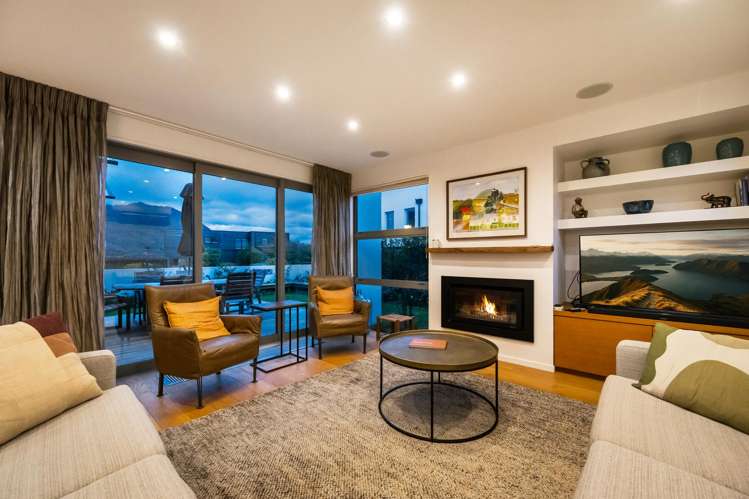 76 Aubrey Road Wanaka_4