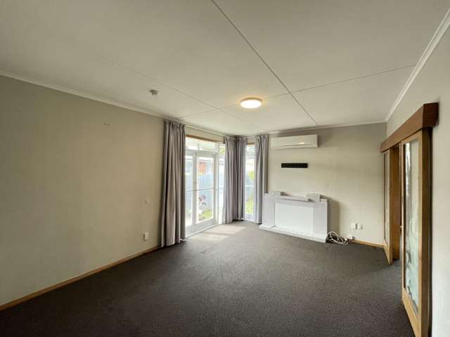 94 Pine Avenue 11305_1