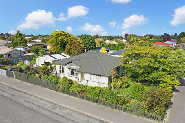 Classic Villa With Subdivision Potential