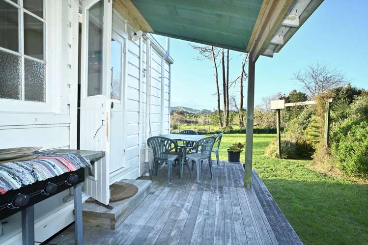 11 YMCA Road Māhia_10