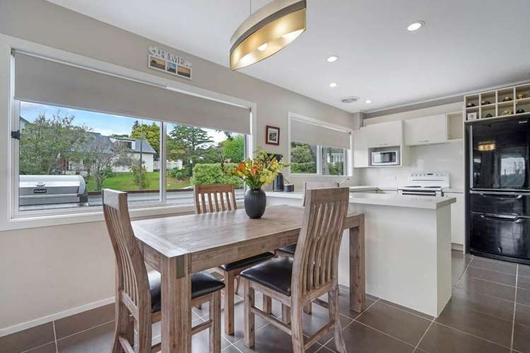 8 Torbay Heights Torbay_20