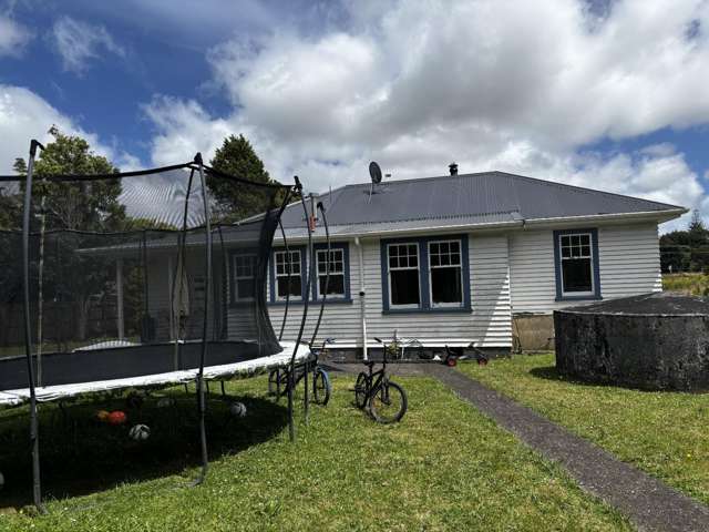 17 Honi Taipua Street 1300_1