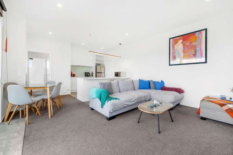 8 Seventh View Avenue Beachlands_17