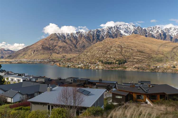 12 Saint Peters Place Queenstown_11
