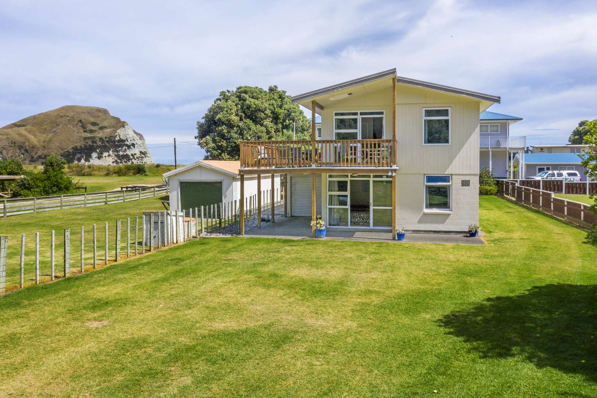 88 Newcastle Street Mahia_0