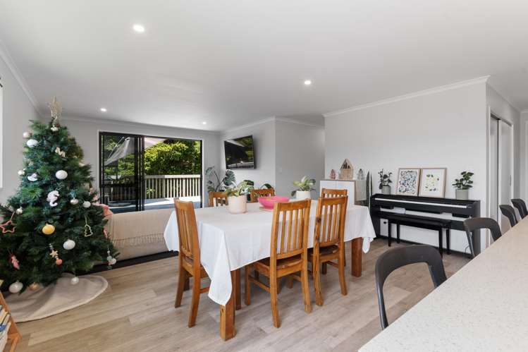 62 Pebble Beach Boulevard Te Kamo_10