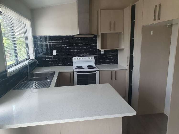 7B Sutton Crescent Papatoetoe_1