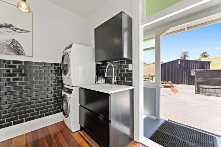 1539 State Highway 16 Helensville_21