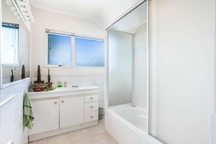 251b Royal Road Massey_10