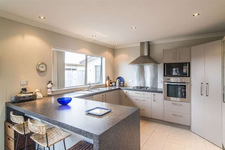 74 The Drive Paraparaumu Beach_12