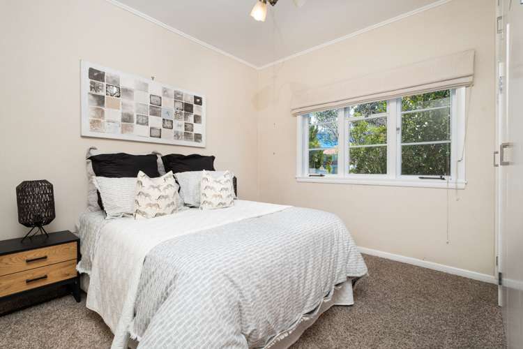 277 Glengarry Road Glen Eden_10