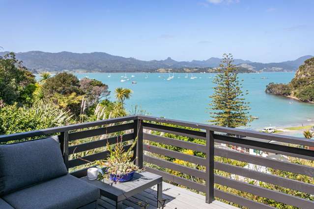 Set in the Crown of Wyuna Bay