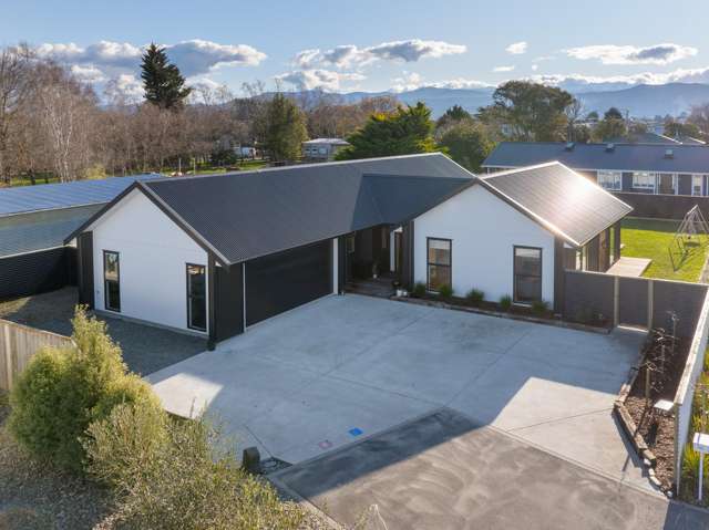 Modern Living at its Best - BEO $879,000