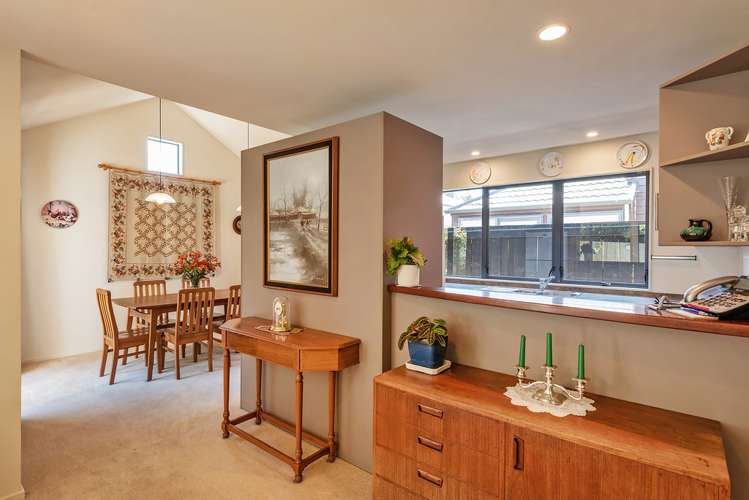 8 Samuel Parnell Road Karori_7