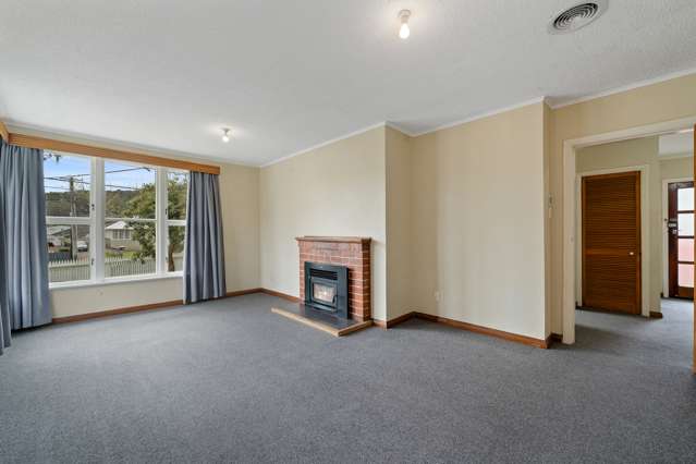 1/98 Strand Crescent Naenae_1