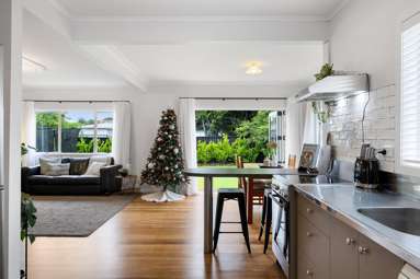 28 Coronation Road_3