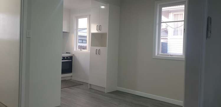 53 Vodanovich Road Te Atatu South_2