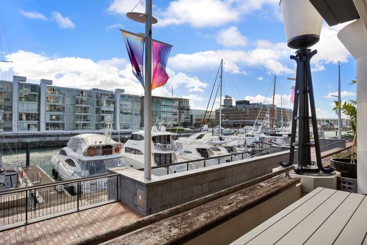 GC/22 Pakenham Street East Auckland Central_13