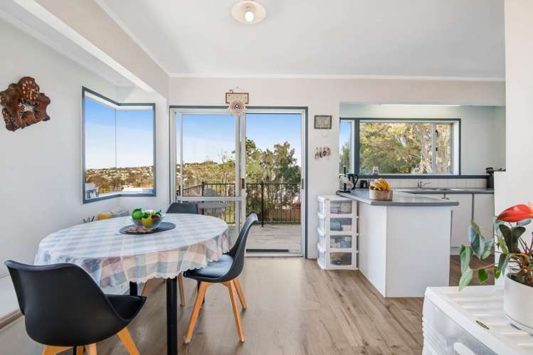 35 Vipond Road Stanmore Bay_8