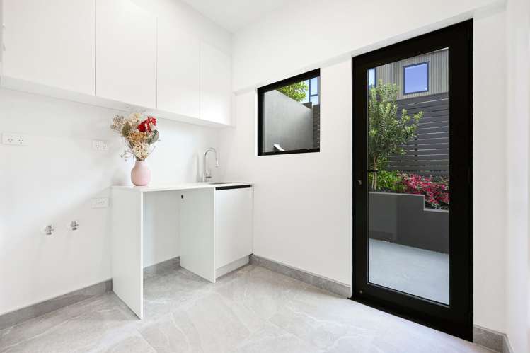 114 Bramley Drive Farm Cove_30