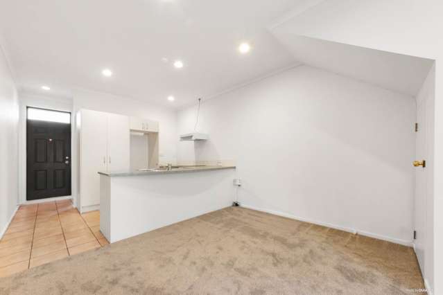 82/1 Ambrico Place New Lynn_4