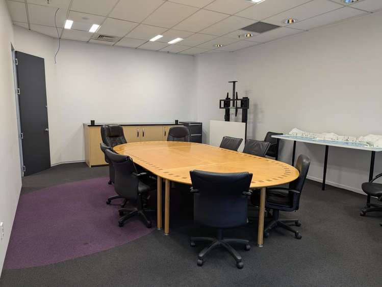 Ground 1/95 Cutsomhouse Quay Wellington Central_9