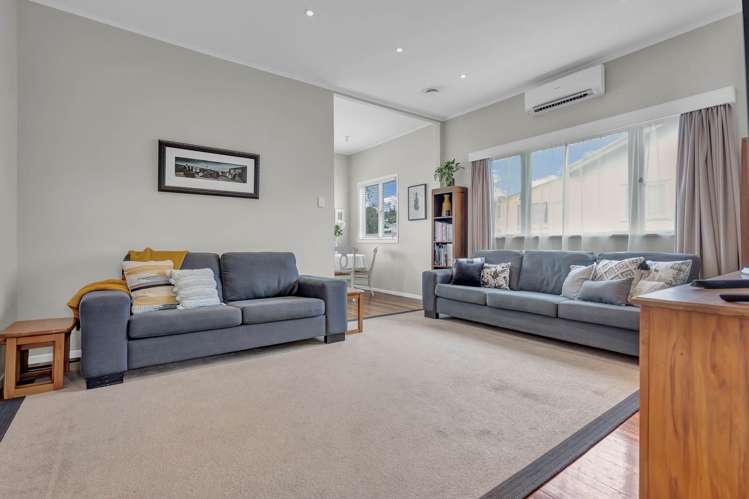 63 Commissariat Road Mount Wellington_2