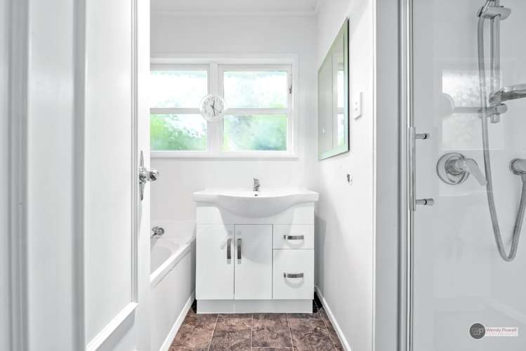 470E Stokes Valley Road Stokes Valley_10