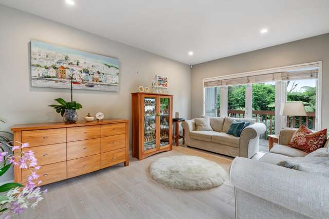 15 Springwater Vale Unsworth Heights_1