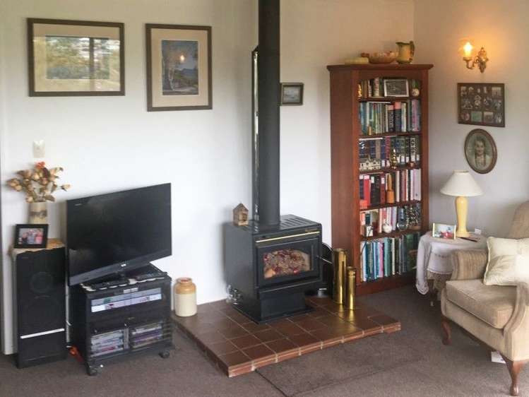 2/4 Kinloch Place Papakowhai_10