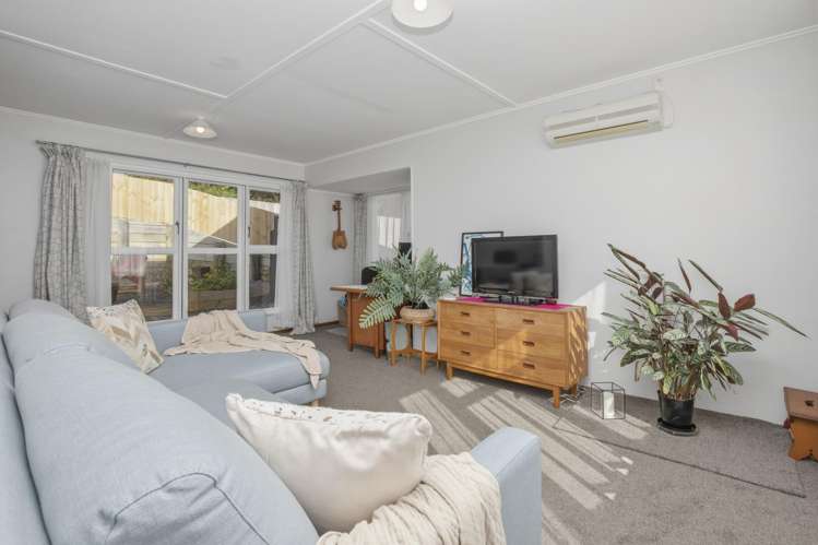 8A - 8B Devon Place Cannons Creek_2