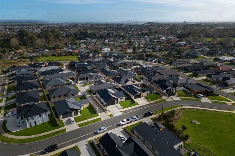 16 Inuwai Street Glenview_21