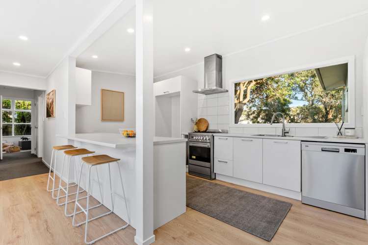 640 Whangaparaoa Road_2