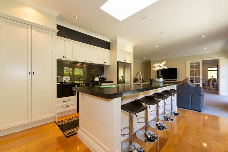 12 Oak Place Poraiti_6