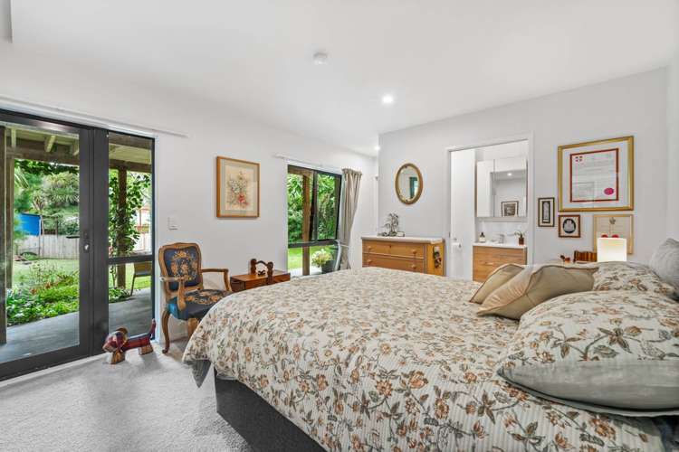 892 Beach Road Torbay_11