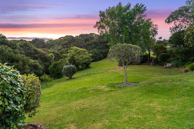 2 Puriri Place Sandspit_38