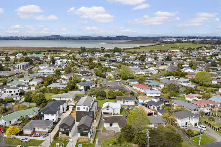61 Gloria Avenue Te Atatu Peninsula_23