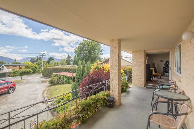 41 Kennedy Crescent Wanaka_1
