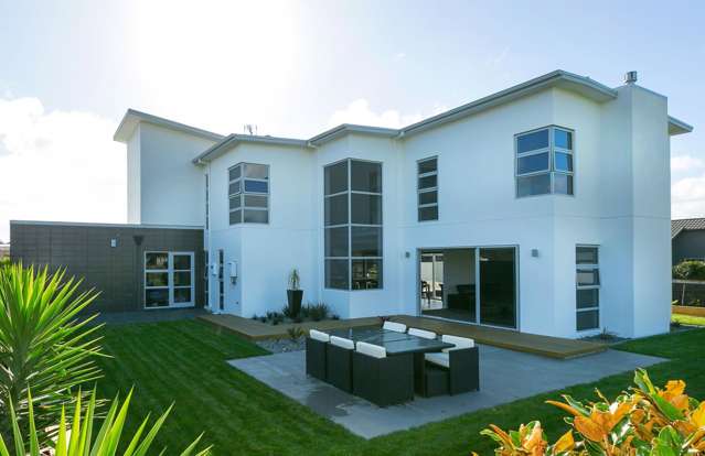 8 Saint Andrews Parkway Waiwhakaiho_1