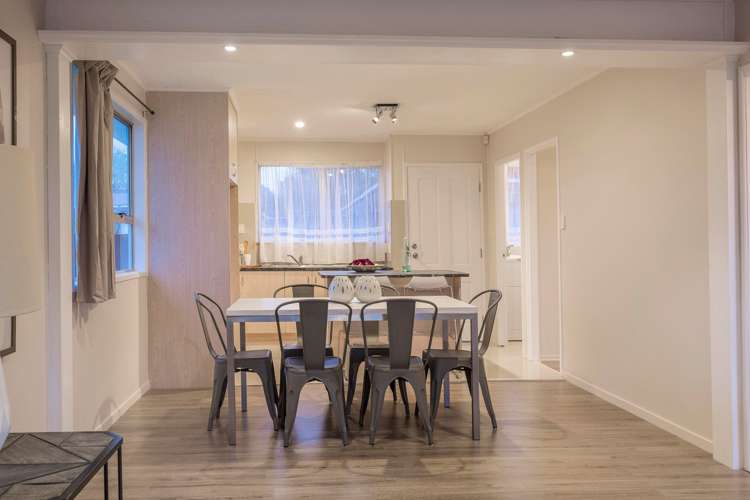 27 Sandrine Avenue Clover Park_17