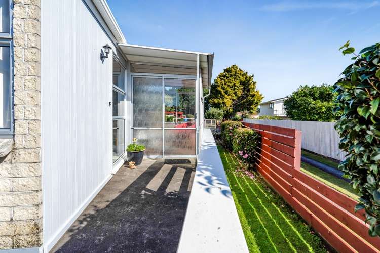 22 Waiwera Place Merrilands_19