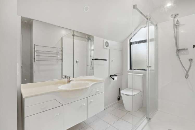 2/24 Heathcote Road Castor Bay_8