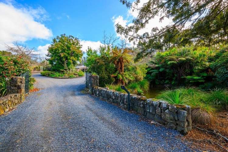 256 State Highway 16 Kumeu_11