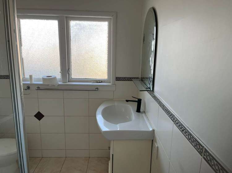 98 Portage Road New Lynn_12